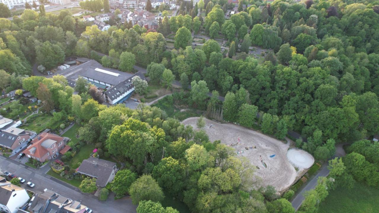 Wunderschoen Zwischen Ortsausgang Und Waldesrand Gelegene, Schoene Apartments ヘルツォーゲンラート エクステリア 写真